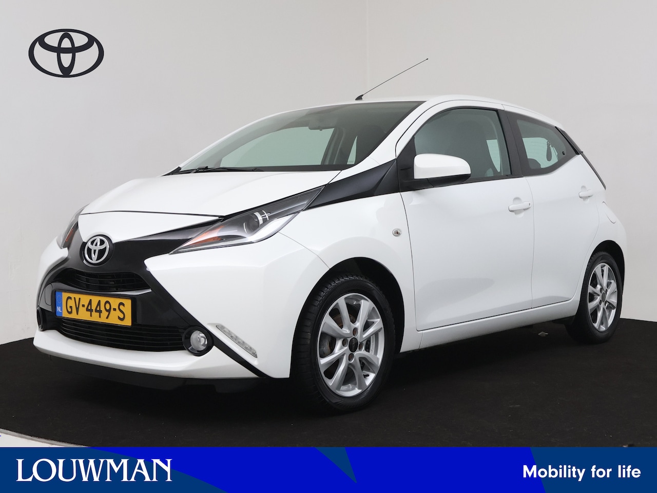 Toyota Aygo - 1.0 VVT-i x-play | Trekhaak | Achteruitrijcamera | - AutoWereld.nl