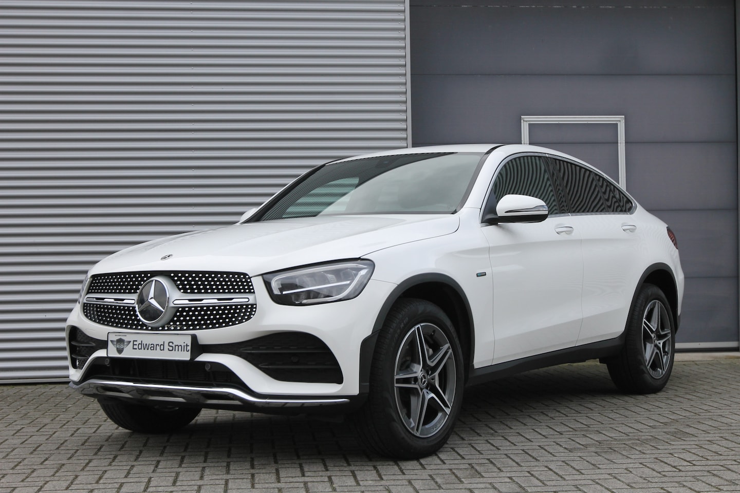 Mercedes-Benz GLC-klasse Coupé - 300e 4MATIC Business Solution AMG I AUT. I PHEV I CAMERA I LEDER - AutoWereld.nl