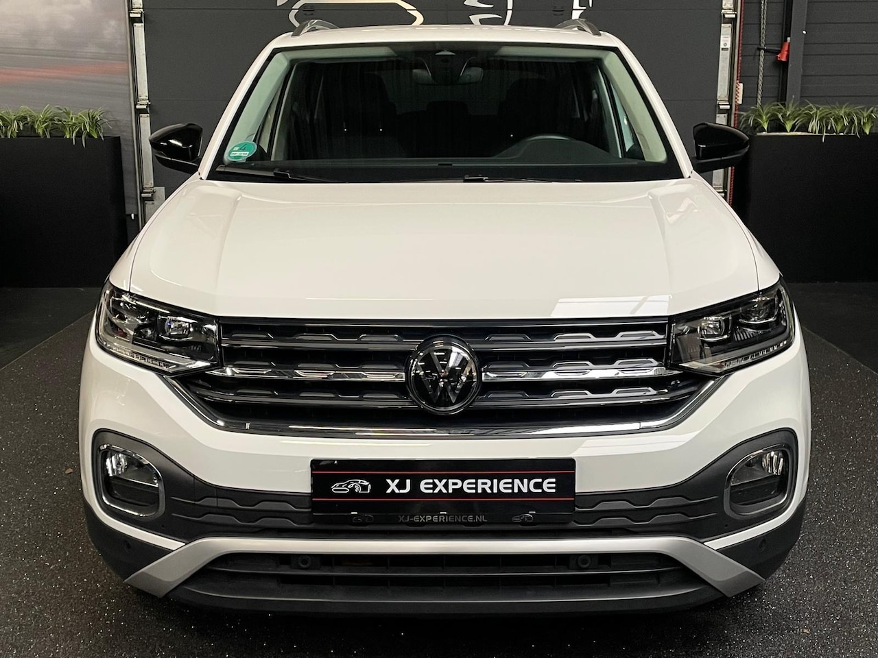 Volkswagen T-Cross - Style NAVI 150 PK 18"" - AutoWereld.nl