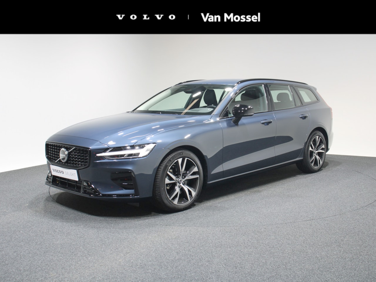 Volvo V60 - B4 Plus Dark ACC Park.Camera Trekhaak Automaat - AutoWereld.nl