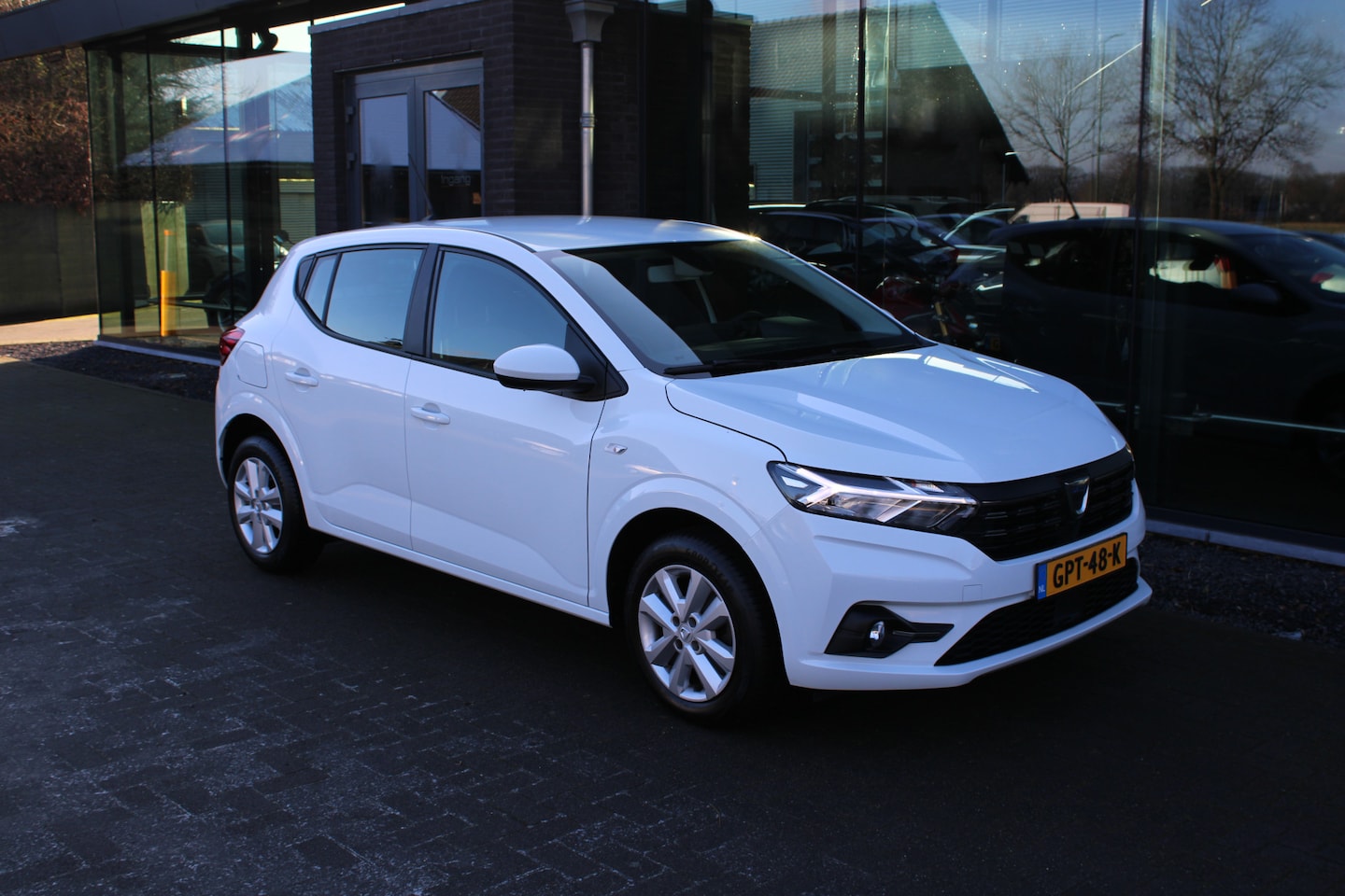 Dacia Sandero Stepway - 1.0 TCe 90 Essential Cruise DAB - AutoWereld.nl