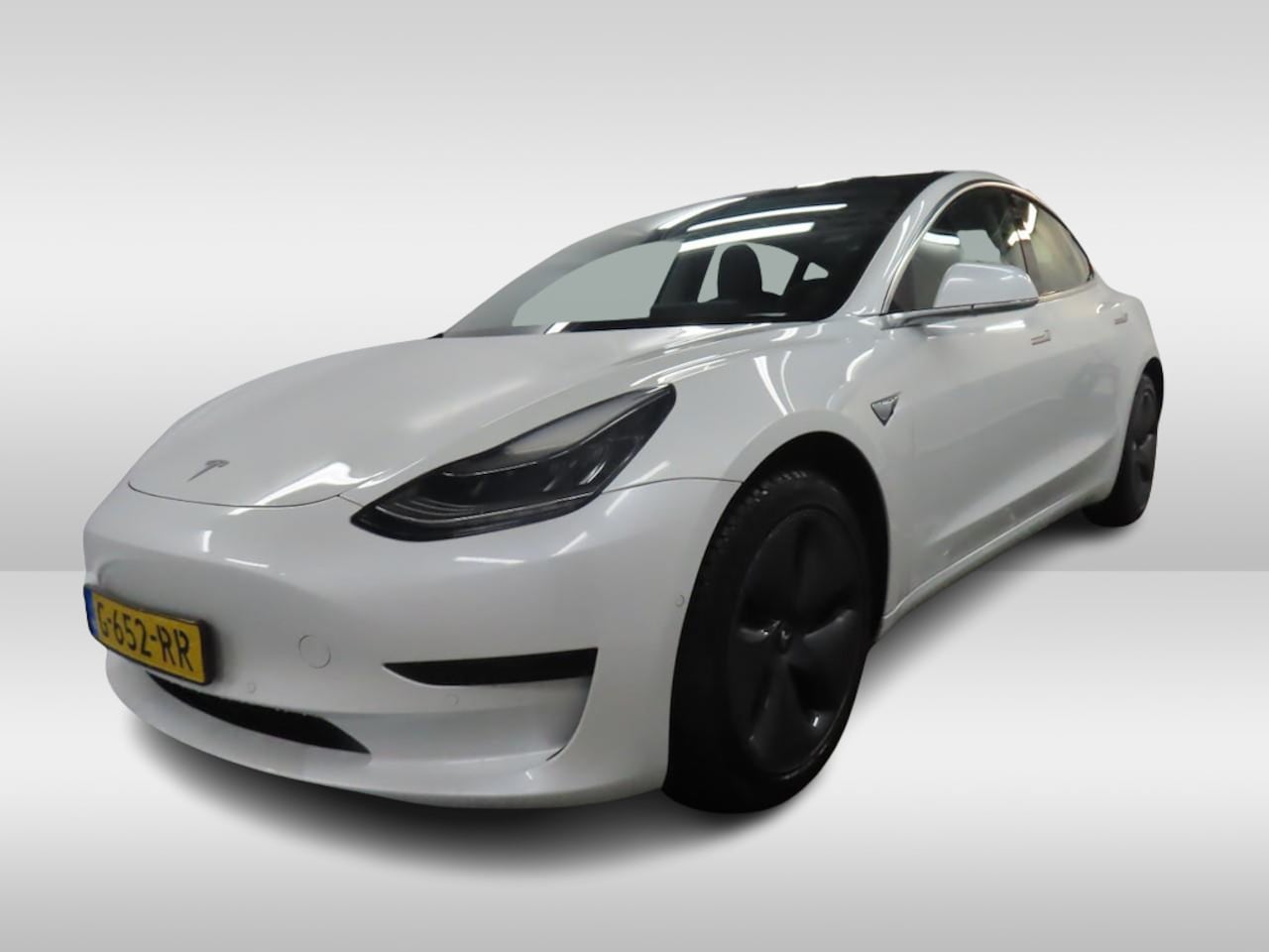 Tesla Model 3 - STANDARD RWD PLUS 60 kWh TREKHAAK/LEDER/AUTOPILOT - AutoWereld.nl