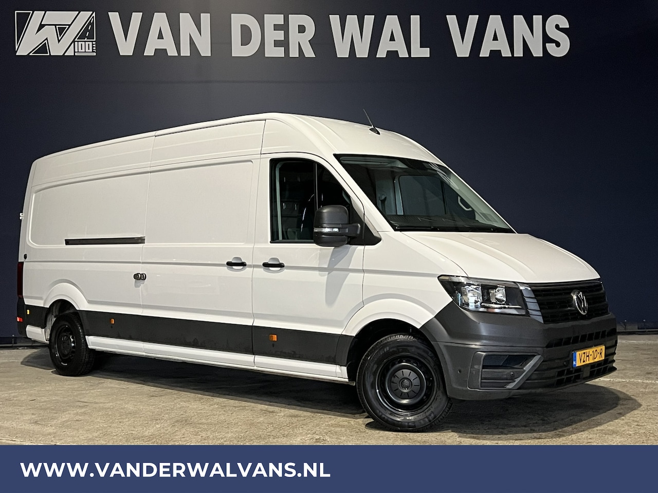 Volkswagen Crafter - 2.0 TDI 141pk L4H3 L3H2 Euro6 Airco | Camera | Apple Carplay | Android Auto | Parkeersenso - AutoWereld.nl