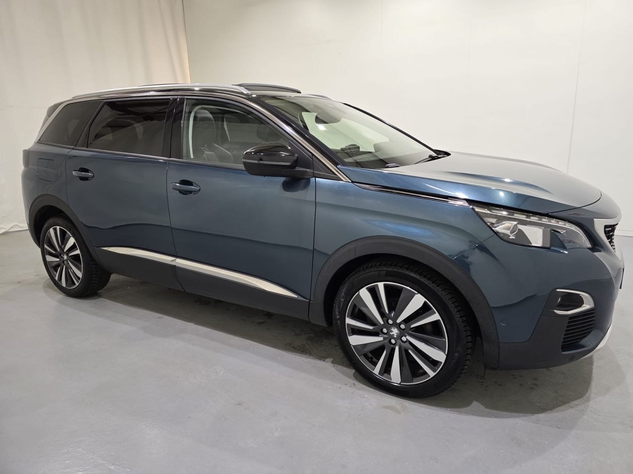 Peugeot 5008 - 1.6e THP Allure | Automaat | 7 persoons | Cruise control - AutoWereld.nl