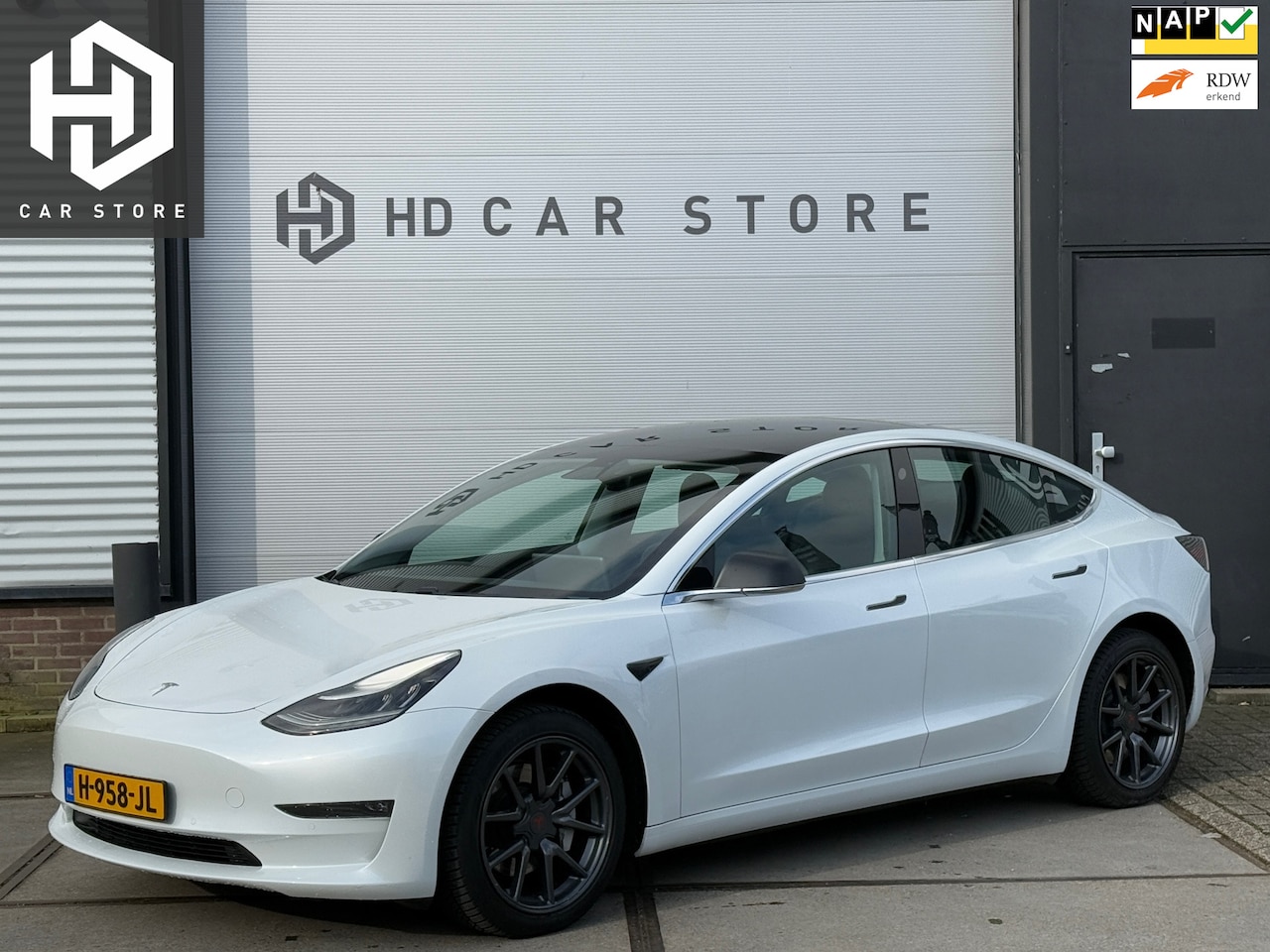 Tesla Model 3 - Long Range RWD Long Range AWD 75 kWh 87% SOH Autopilot - AutoWereld.nl