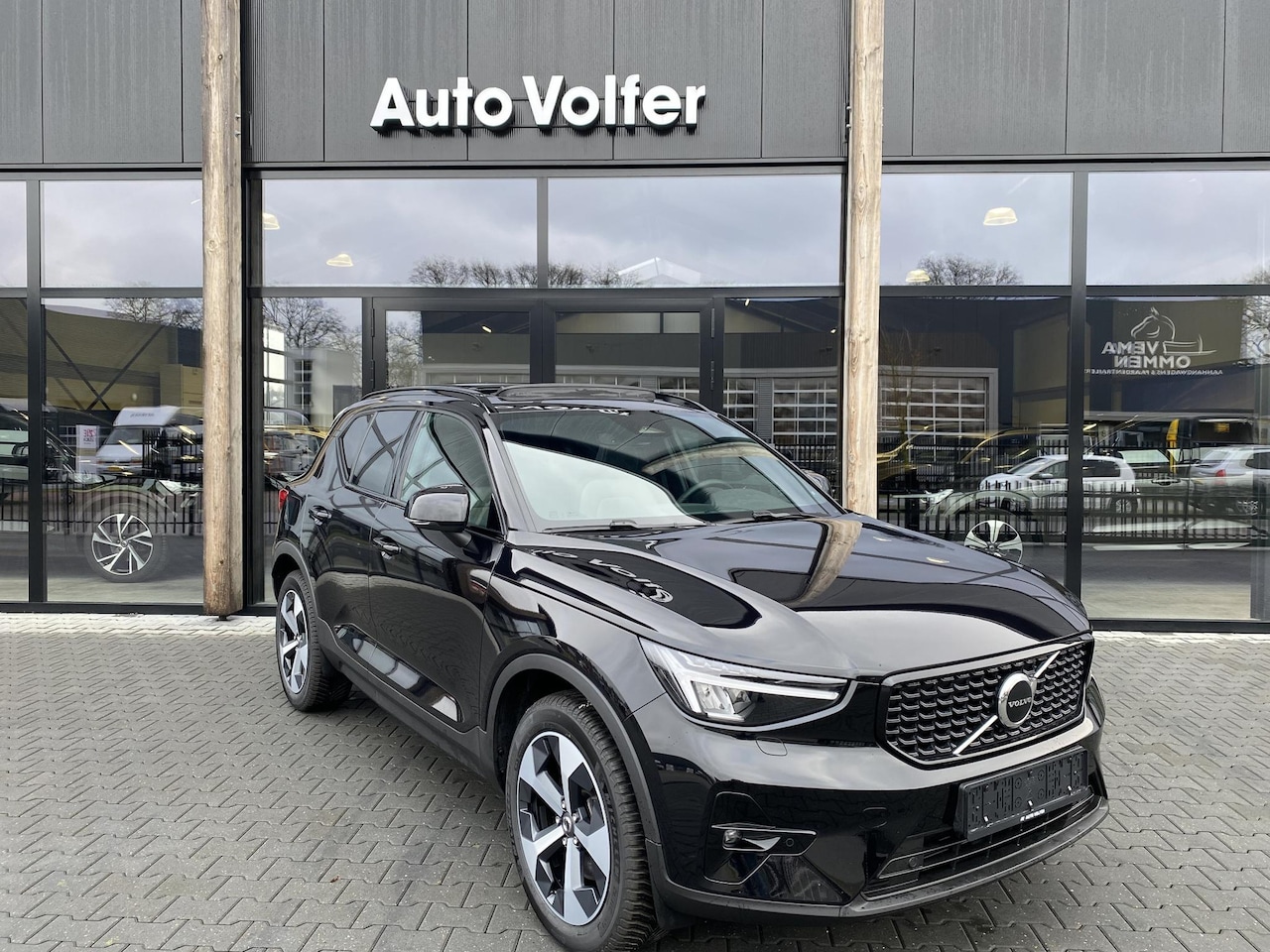 Volvo XC40 - 2.0 B3 Plus Dark ACC|pano|memory|led|cam - AutoWereld.nl