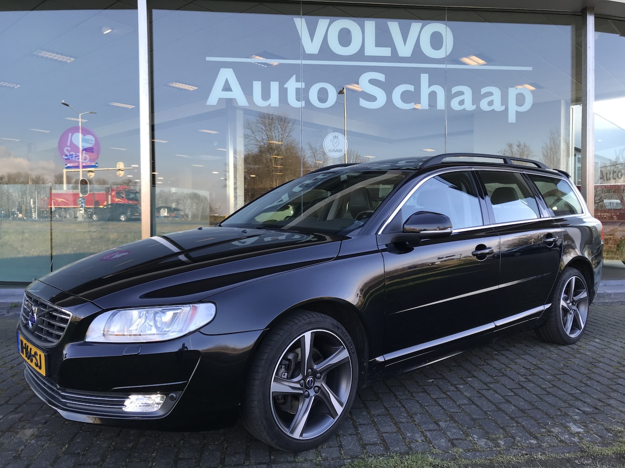 Volvo V70 - 2.0 T5 Inscription Edition Automaat | Rijklaar incl garantie | Trekhaak Stoelventilatie Sp - AutoWereld.nl