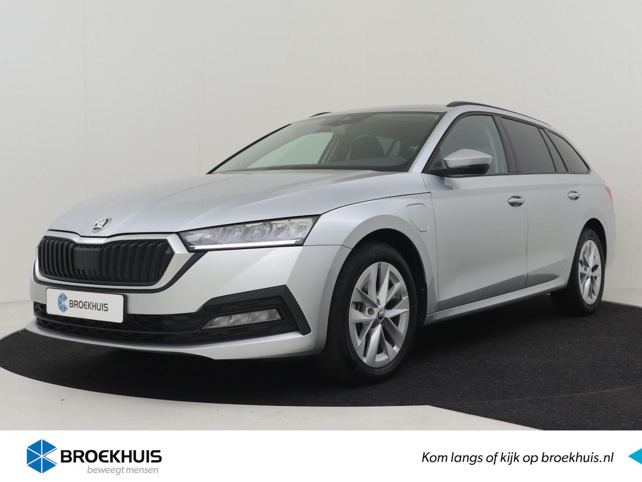 Skoda Octavia Combi - 1.4 TSI iV PHEV Ambition 204pk | Cruise control | Trekhaak 1500kg | Navigatie | App connec - AutoWereld.nl