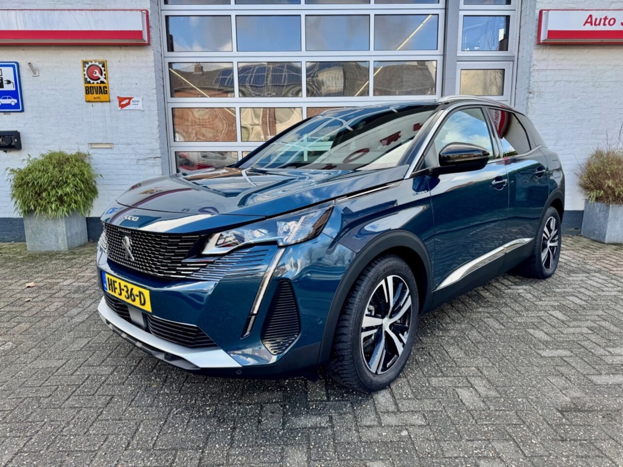 Peugeot 3008 - 1.6 HYbrid4 300 GT Nightvision Carplay - AutoWereld.nl