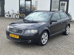 Audi A3 - 1.6 Ambition Airco Velgen Elektr. Pakket Zwart