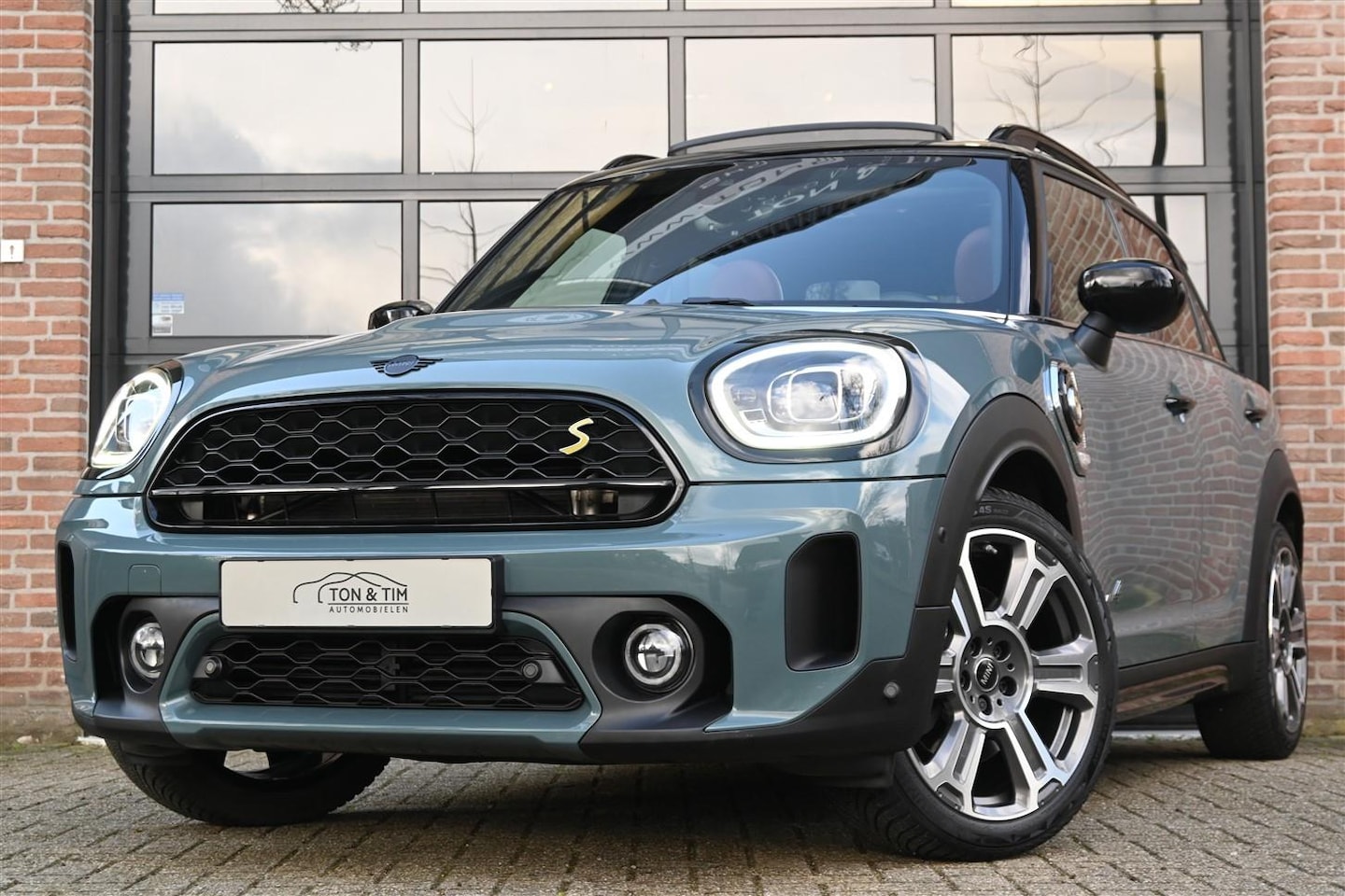 MINI Countryman - Mini 2.0 Cooper S E ALL4 MINI Yours Sage/Chester Leder Pano DigiDash '21 - AutoWereld.nl