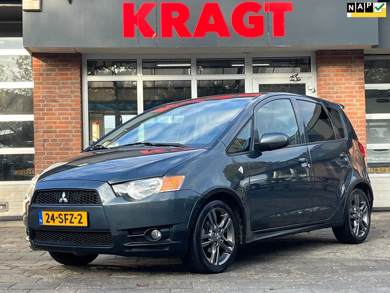 Mitsubishi Colt - Edition Two 1.3 95 pk - 5drs - nw Koppeling - climate - trekhaak - lichtmetaal - AutoWereld.nl