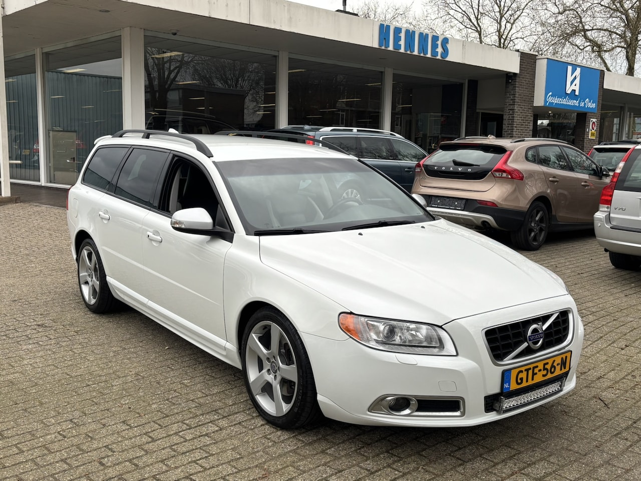 Volvo V70 - 2.5T 231pk R-Design Keyless Xenon - AutoWereld.nl