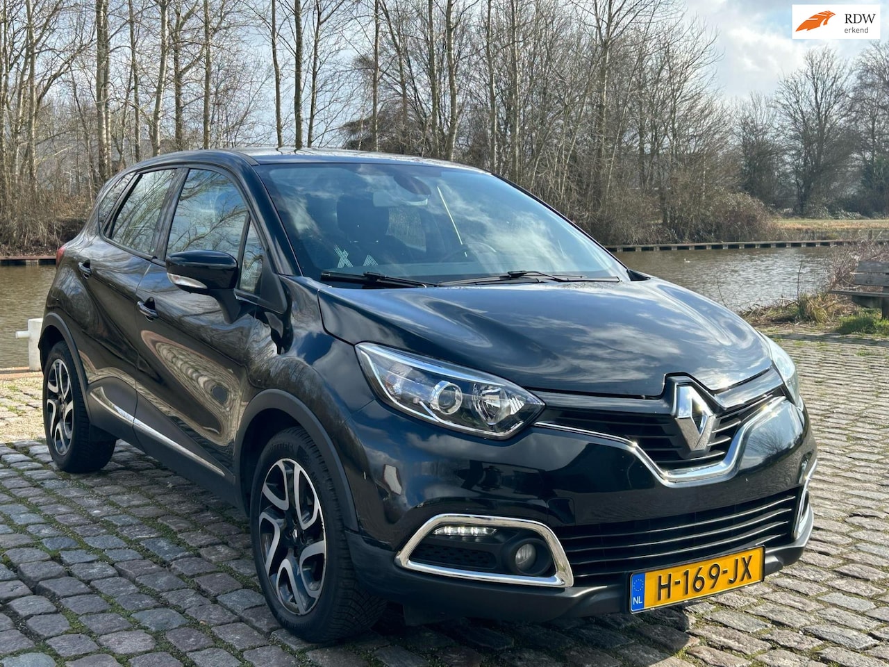 Renault Captur - 1.2 TCe Helly Hansen Automaat airco cruis control navigatie parkeer sensor achteruit camer - AutoWereld.nl