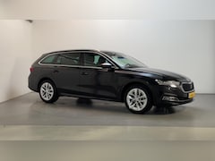 Skoda Octavia Combi - 1.5 TSI 150pk First Edition LED Parkeersensoren Navigatie Stoelverwarming Adaptive Cruise