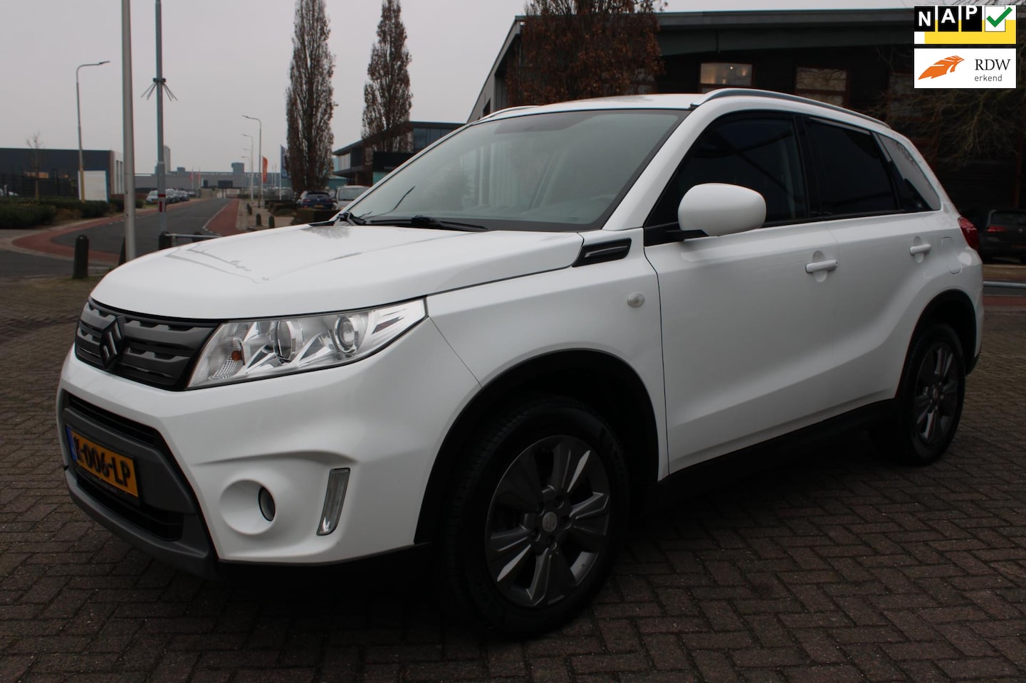 Suzuki Vitara - 1.6 Exclusive Allgrip 4WD SNOW WHITE - AutoWereld.nl