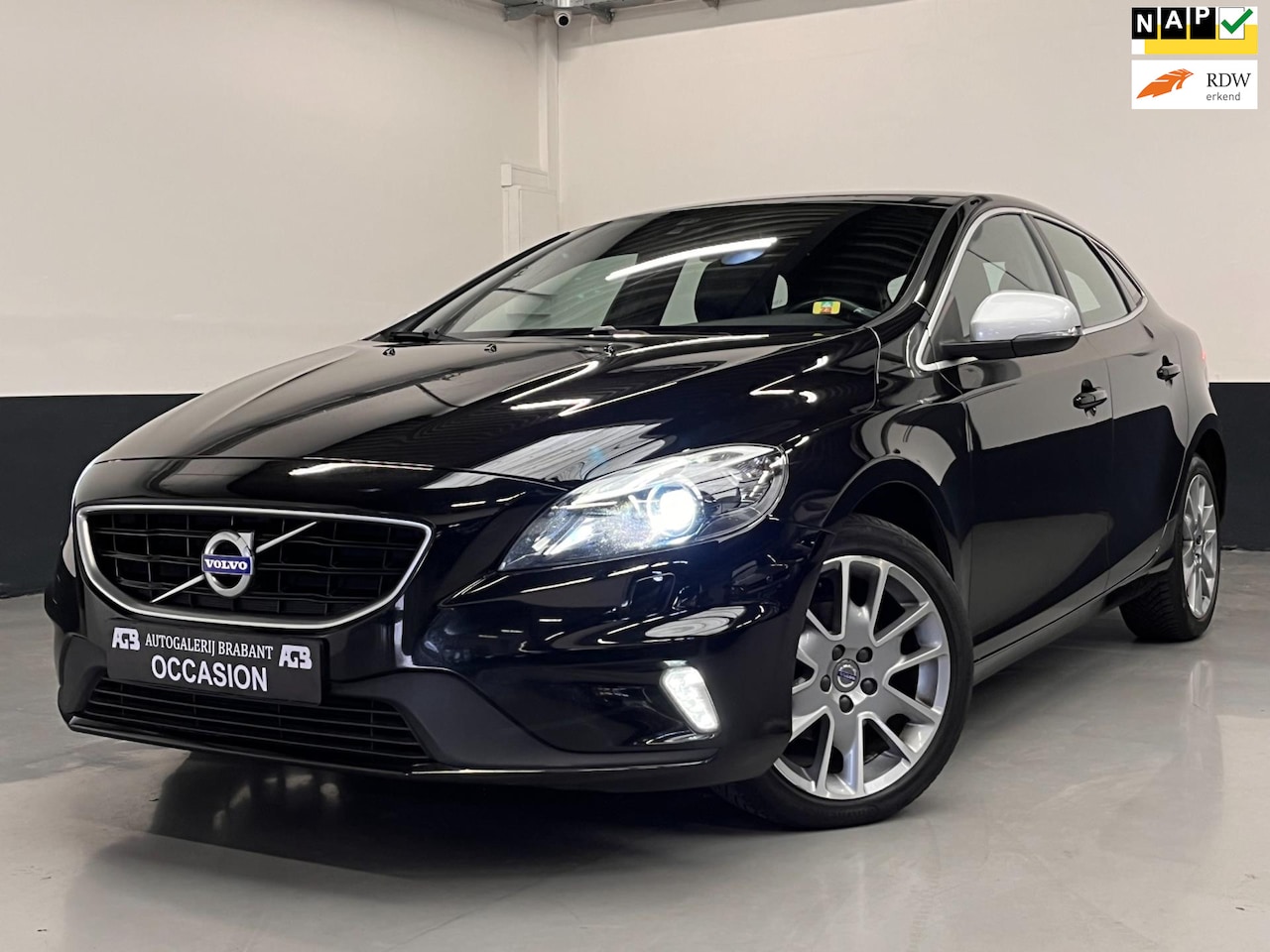 Volvo V40 - 2.0 D2 R-Design Business Xenon/Camera/PDC - AutoWereld.nl