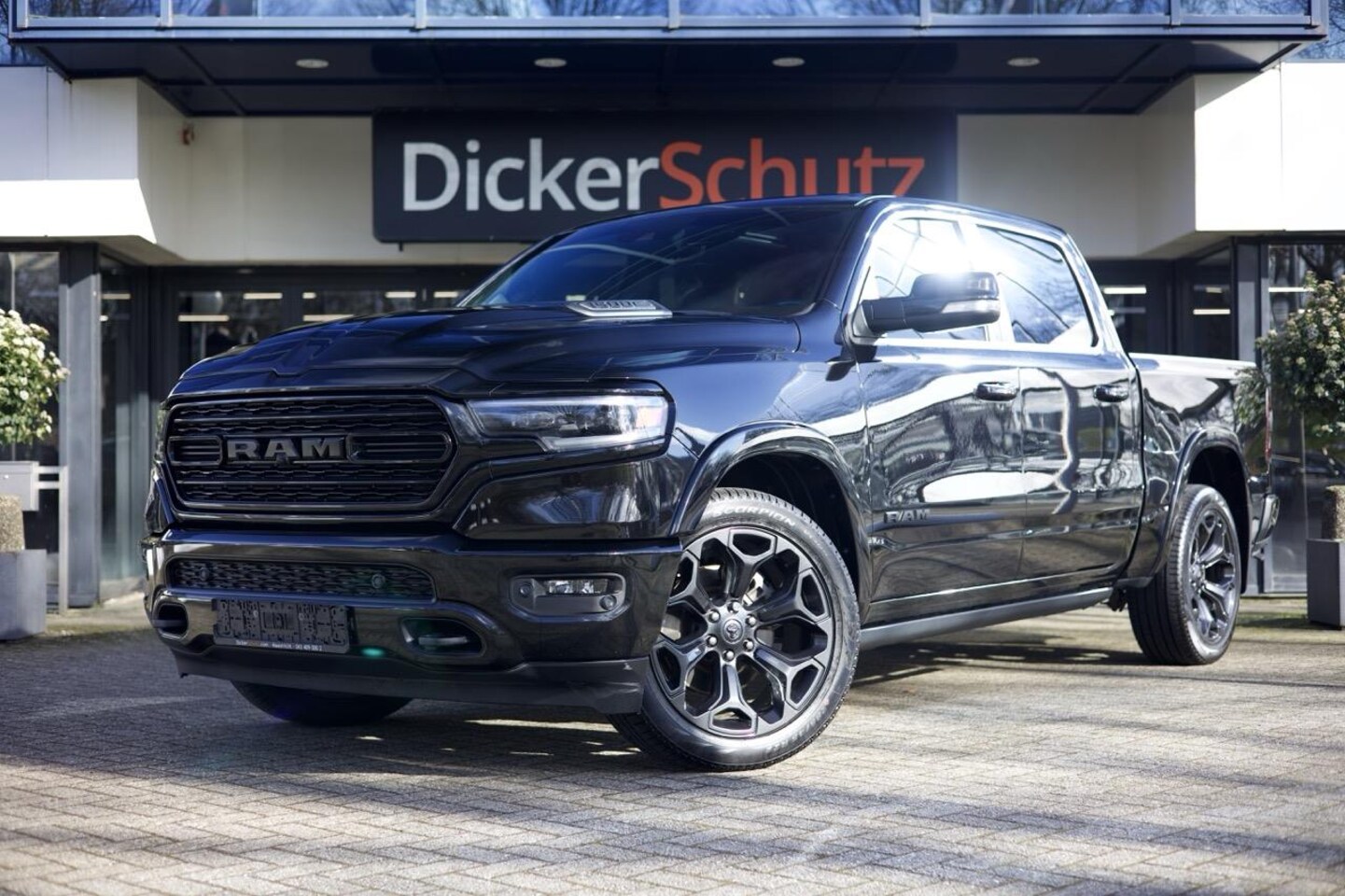 Dodge Ram 1500 - Limited Night. BPM VRIJ. Eerste eigenaar! - AutoWereld.nl