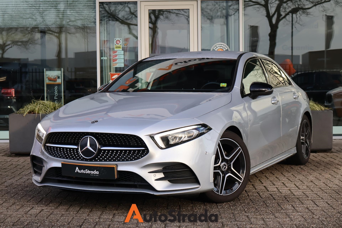 Mercedes-Benz A-klasse - Limousine A 200 AMG-Line 163pk 7G-DCT | Camera | LED | Virtual | Navi | Stoelverwarming - AutoWereld.nl