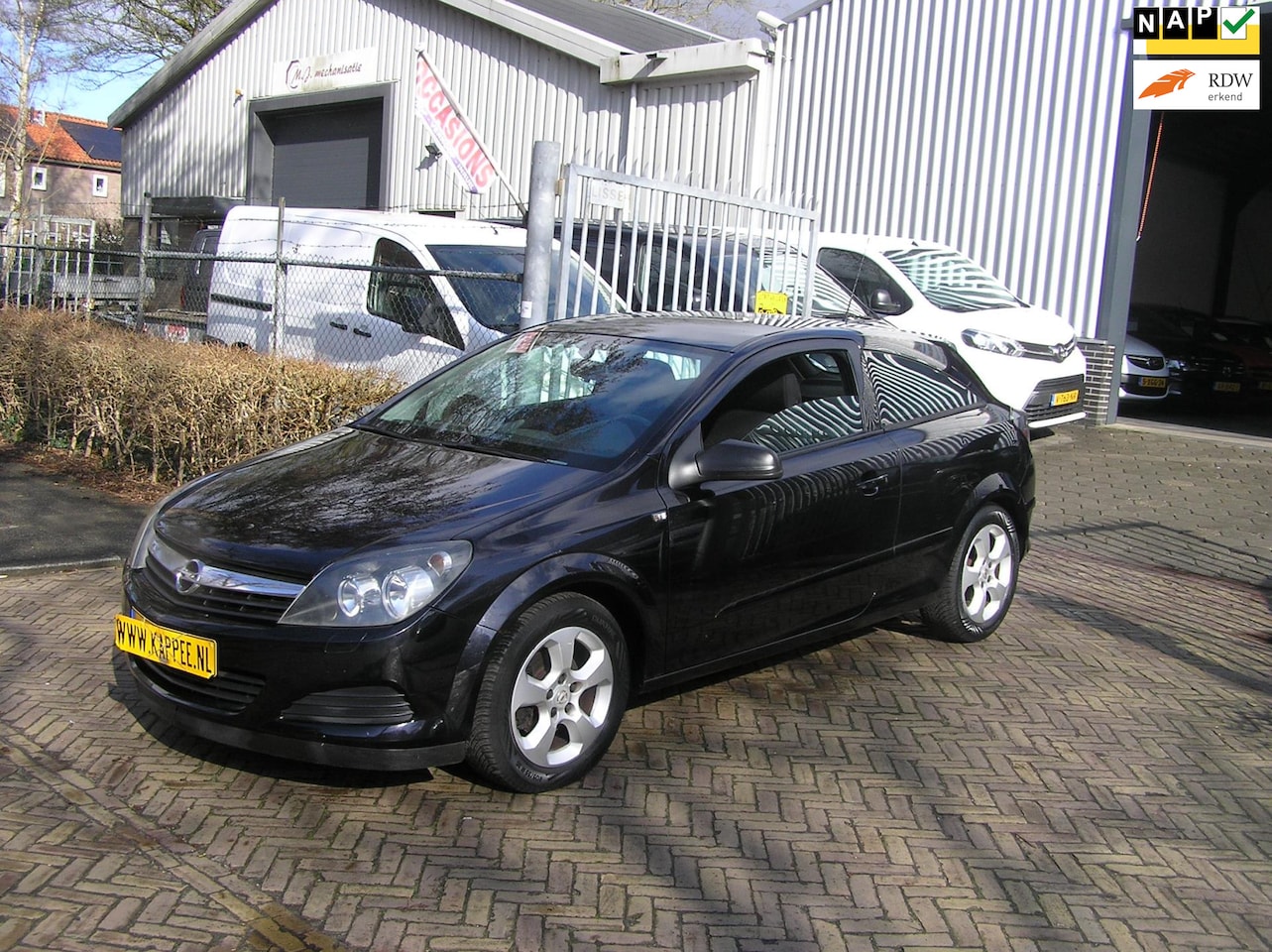 Opel Astra GTC - 1.6 Sport airco apk - AutoWereld.nl