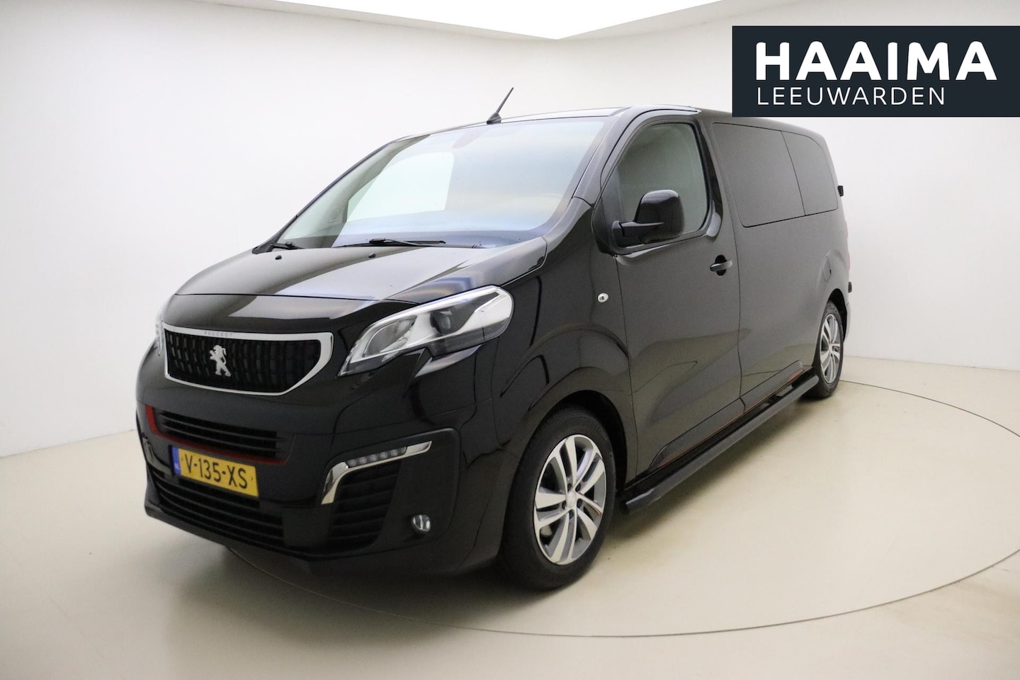 Peugeot Expert - 227S 2.0 BlueHDI 180 Sport Edition | 180 PK | Automaat | 3-Zits | Trekhaak | Inbouw store - AutoWereld.nl