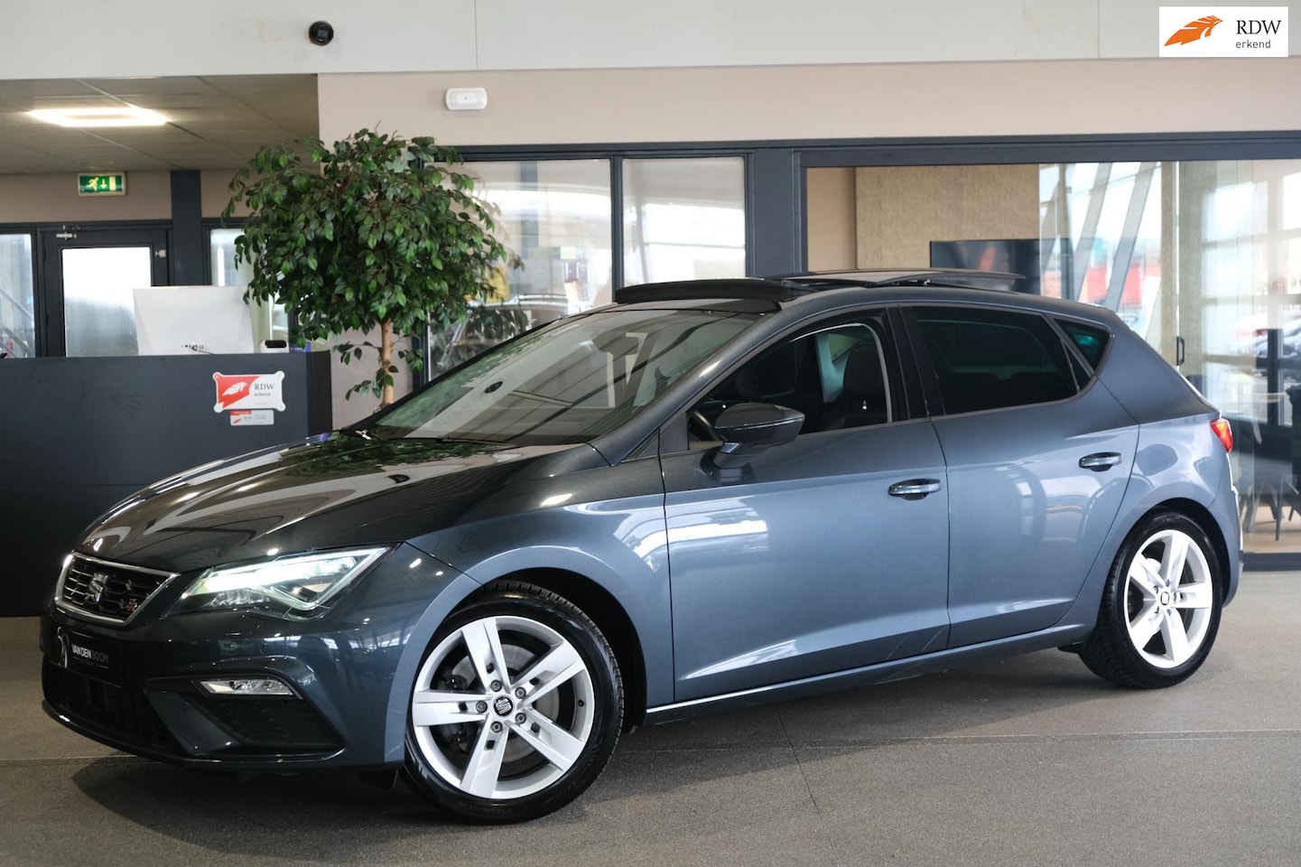 Seat Leon - 2.0 TSI FR DSG 190PK Pano Navi Virtual Led - AutoWereld.nl