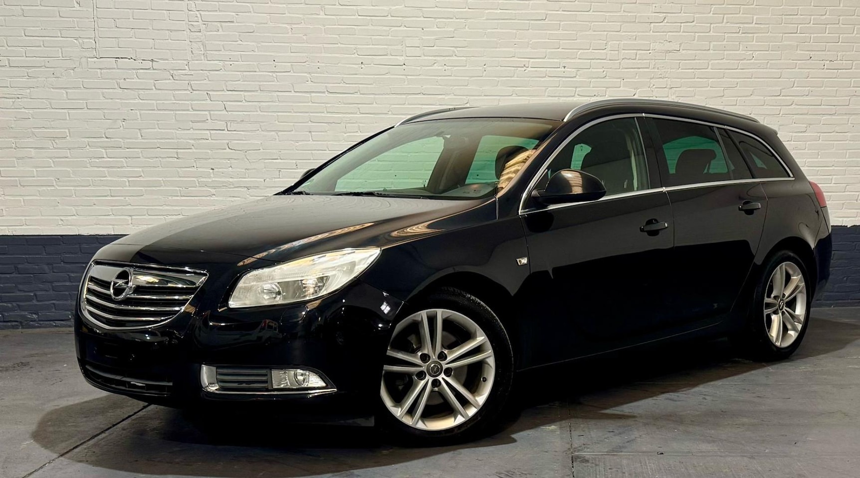 Opel Insignia Sports Tourer - 2.0 CDTI Business Executive Airco 160 PK - AutoWereld.nl