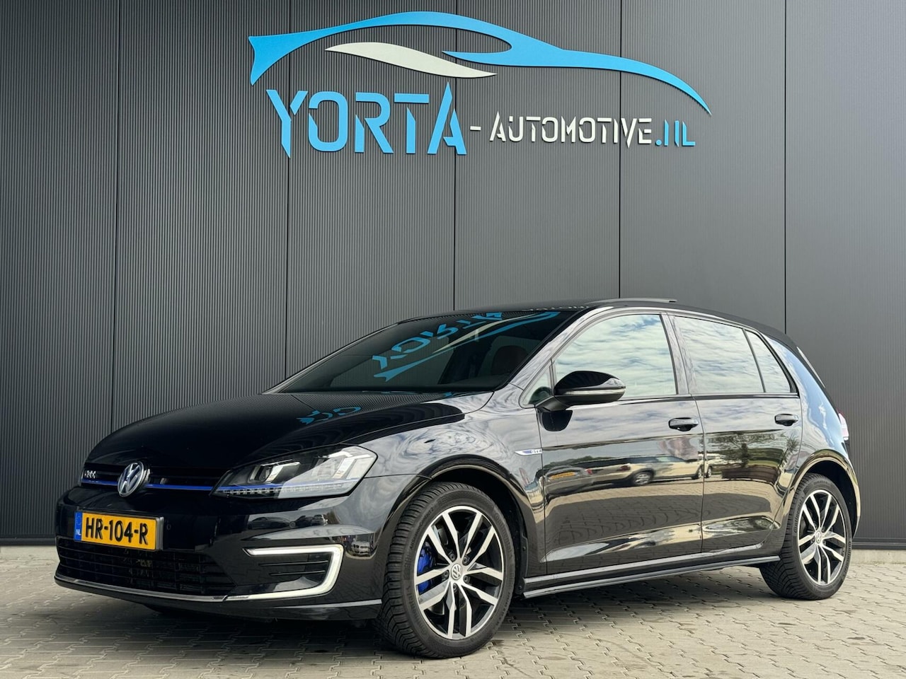 Volkswagen Golf - 1.4 TSI GTE NL AUTO PANO*LEDER*AFN. TREKHAAK - AutoWereld.nl