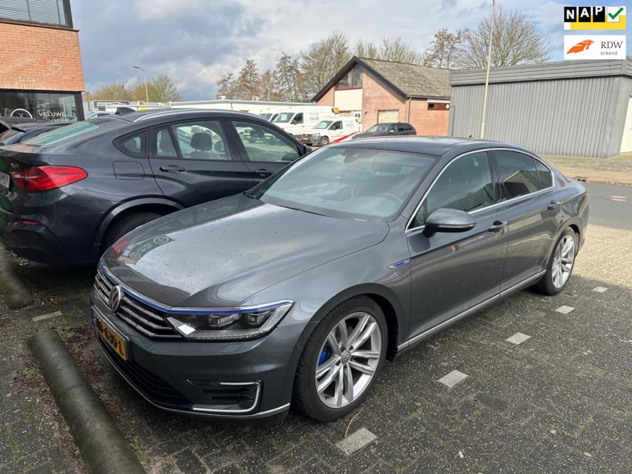 Volkswagen Passat - 1.4 TSI GTE | Pano | Alcantara | 18 Inch | Dealer Onderhouden | - AutoWereld.nl