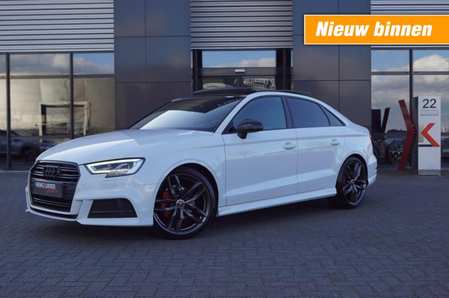 Audi A3 Limousine - Limousine 1.5 TFSI S-Line 150pk /Panodak / 19 Inch/ Camera/ LED - AutoWereld.nl