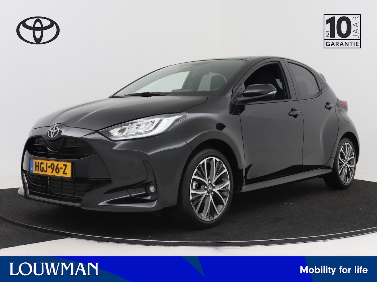 Toyota Yaris - 1.5 Hybrid 130 Executive | Stoelverwarming | Stuurwielverwarming | Blind-Spot | PDC - AutoWereld.nl