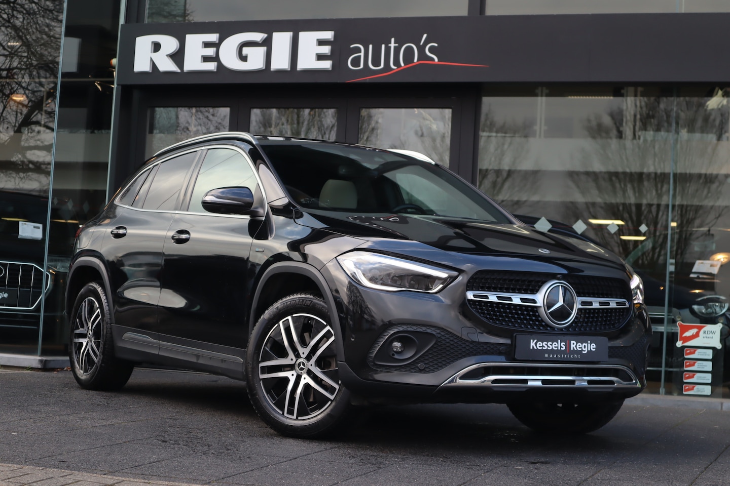 Mercedes-Benz GLA-Klasse - 250 e Progressive Panoramadak Leer Led Navi ACC 360 Camera Sfeerverlichting - AutoWereld.nl