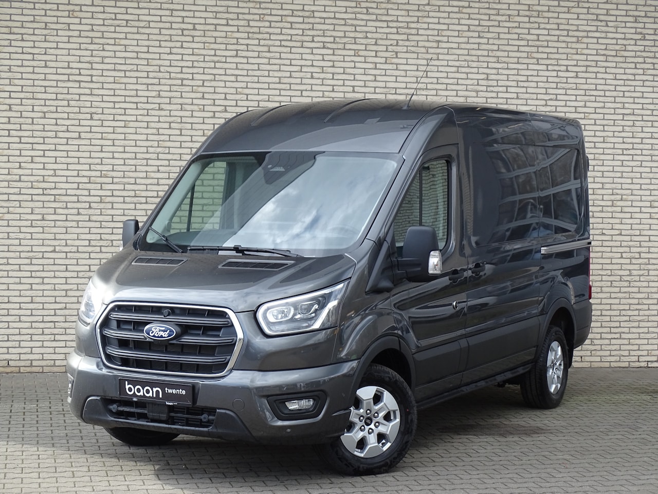 Ford Transit - 350 L2H2 2.0 TDCI 165pk Limited Automaat Full Options | Dubbele Schuifdeur | Bijrijderssto - AutoWereld.nl