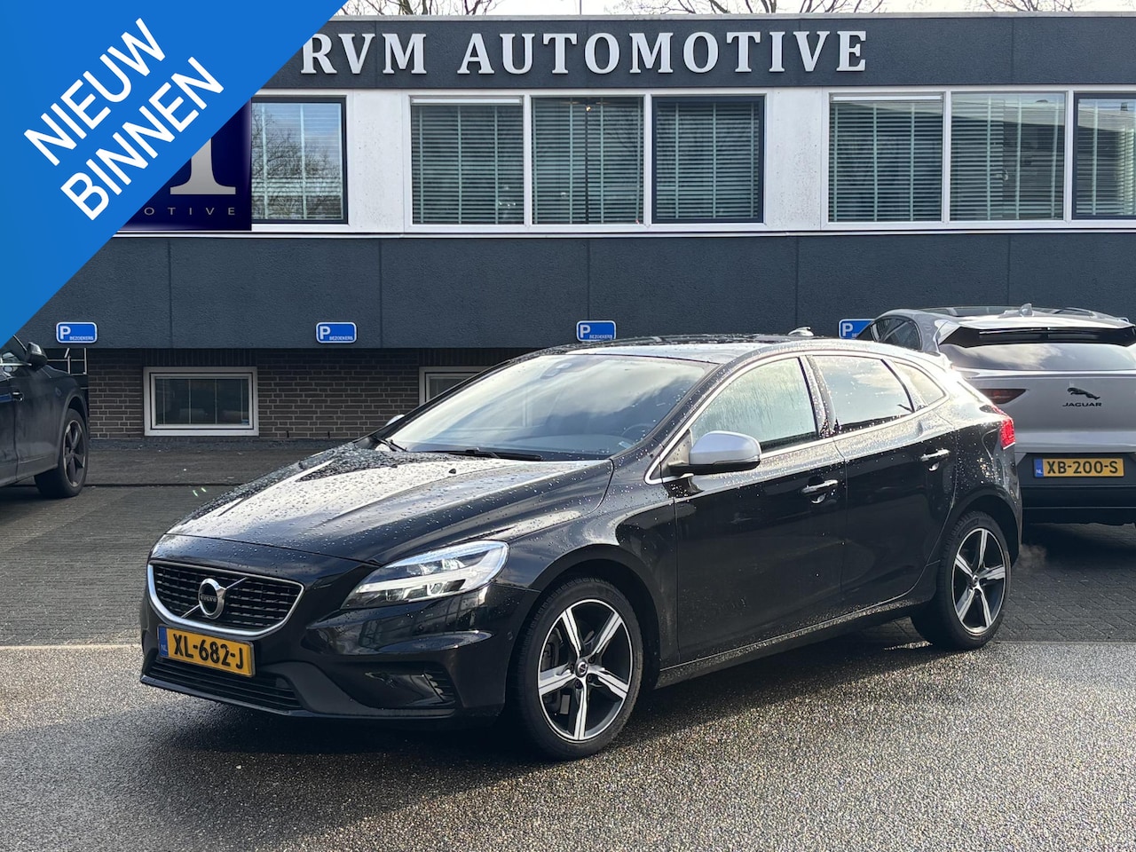 Volvo V40 - 1.5 T3 Polar+ Sport ORIG. NL. NAP KM. | PANO | CAMERA | RIJKLAAR INCL. 12 MND. BOVAGGARANT - AutoWereld.nl