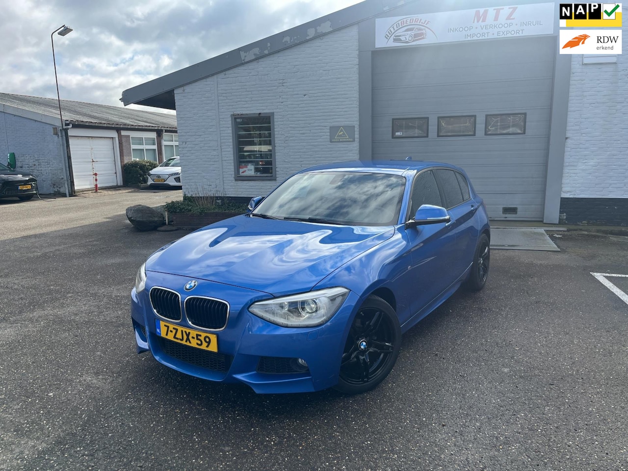 BMW 1-serie - 116i Executive M Pakket M / M Interieur Alcantara - AutoWereld.nl