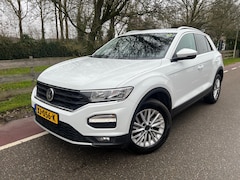 Volkswagen T-Roc - 1.0 TSI Style Navi PDC Apple Carplay