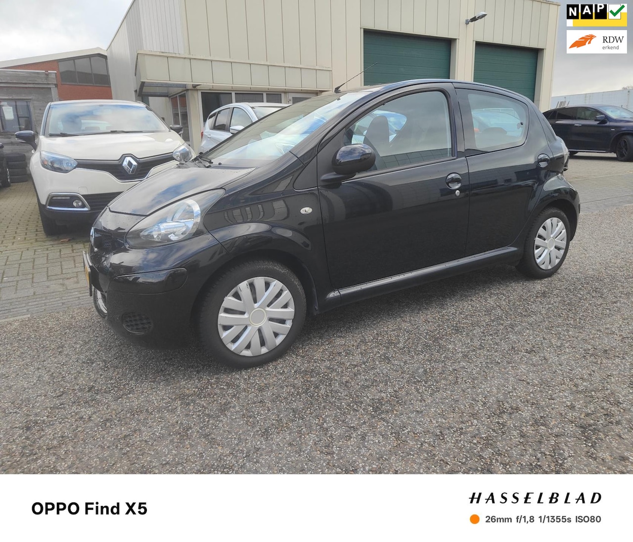 Toyota Aygo - 1.0-12V Access 1.0-12V Access - AutoWereld.nl