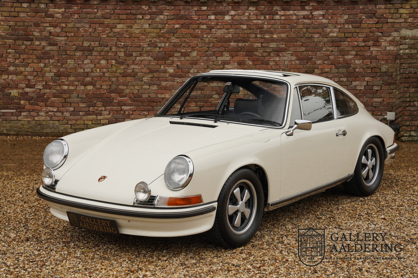 Porsche 911 - 2.4 S "Ölklappe" Restored by Porsche specialist in 2014, Matching Numbers - offered with P - AutoWereld.nl