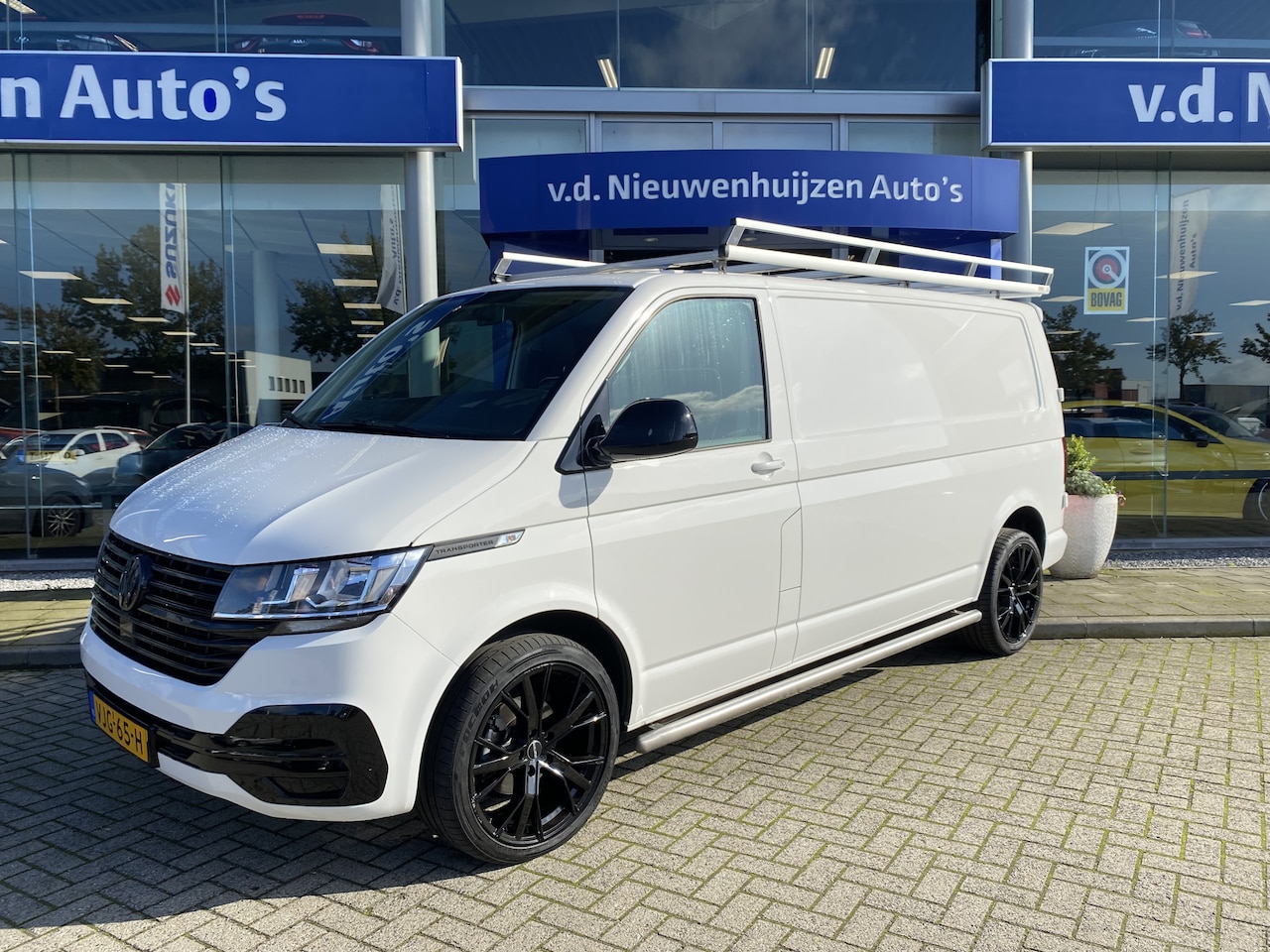 Volkswagen Transporter - 2.0 TDI L2H1 28 | Camera | Apple Carplay | Prijs ex btw | - AutoWereld.nl