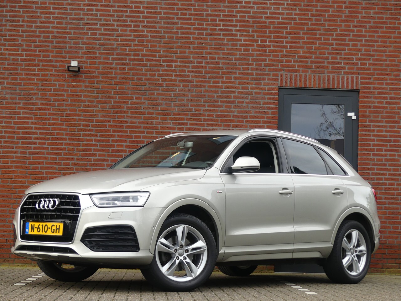 Audi Q3 - 1.4 TFSI S-Line / Trekhaak / Camera - AutoWereld.nl