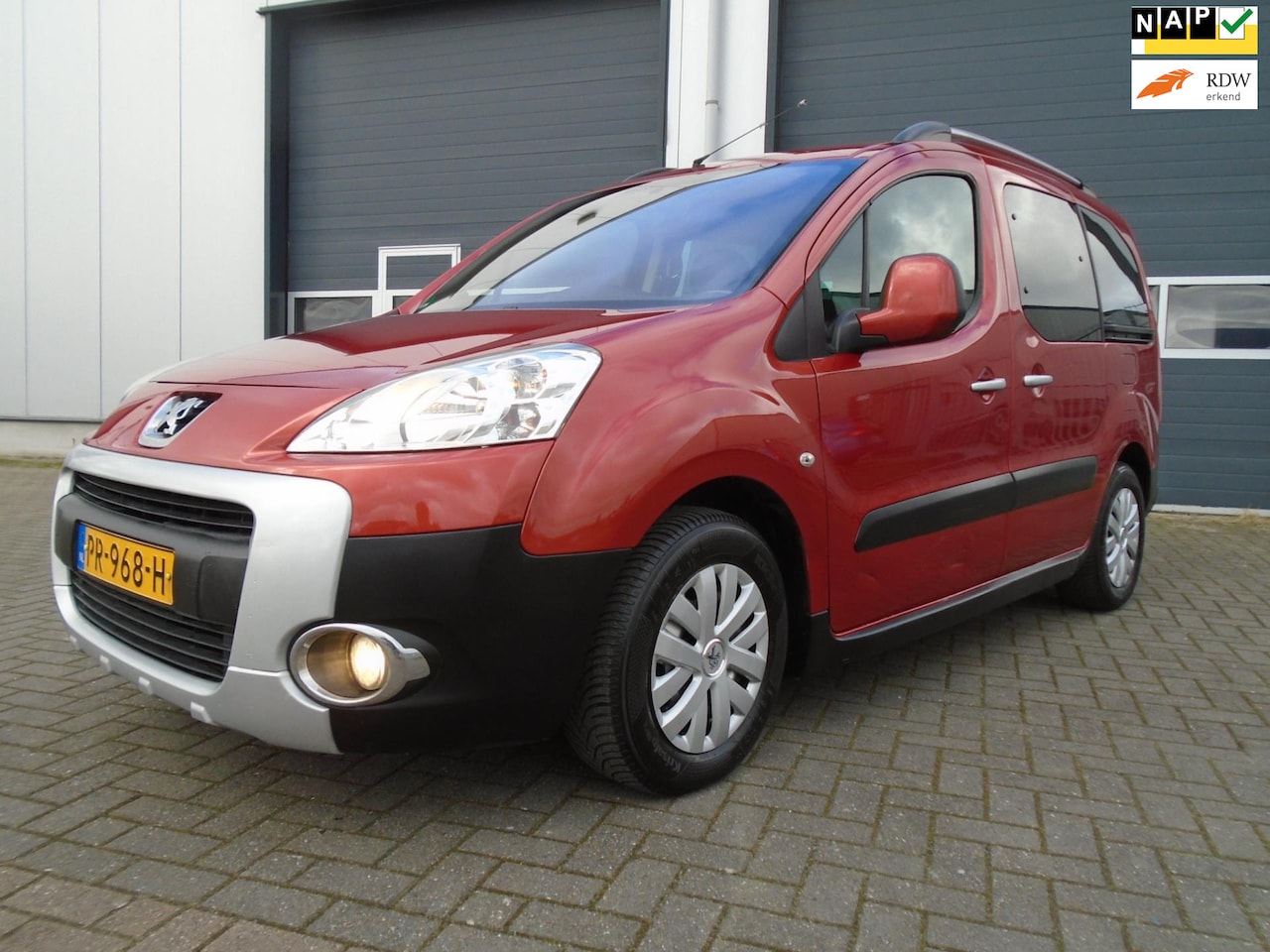 Peugeot Partner Tepee - 1.6 HDiF Outdoor airco cruise - AutoWereld.nl