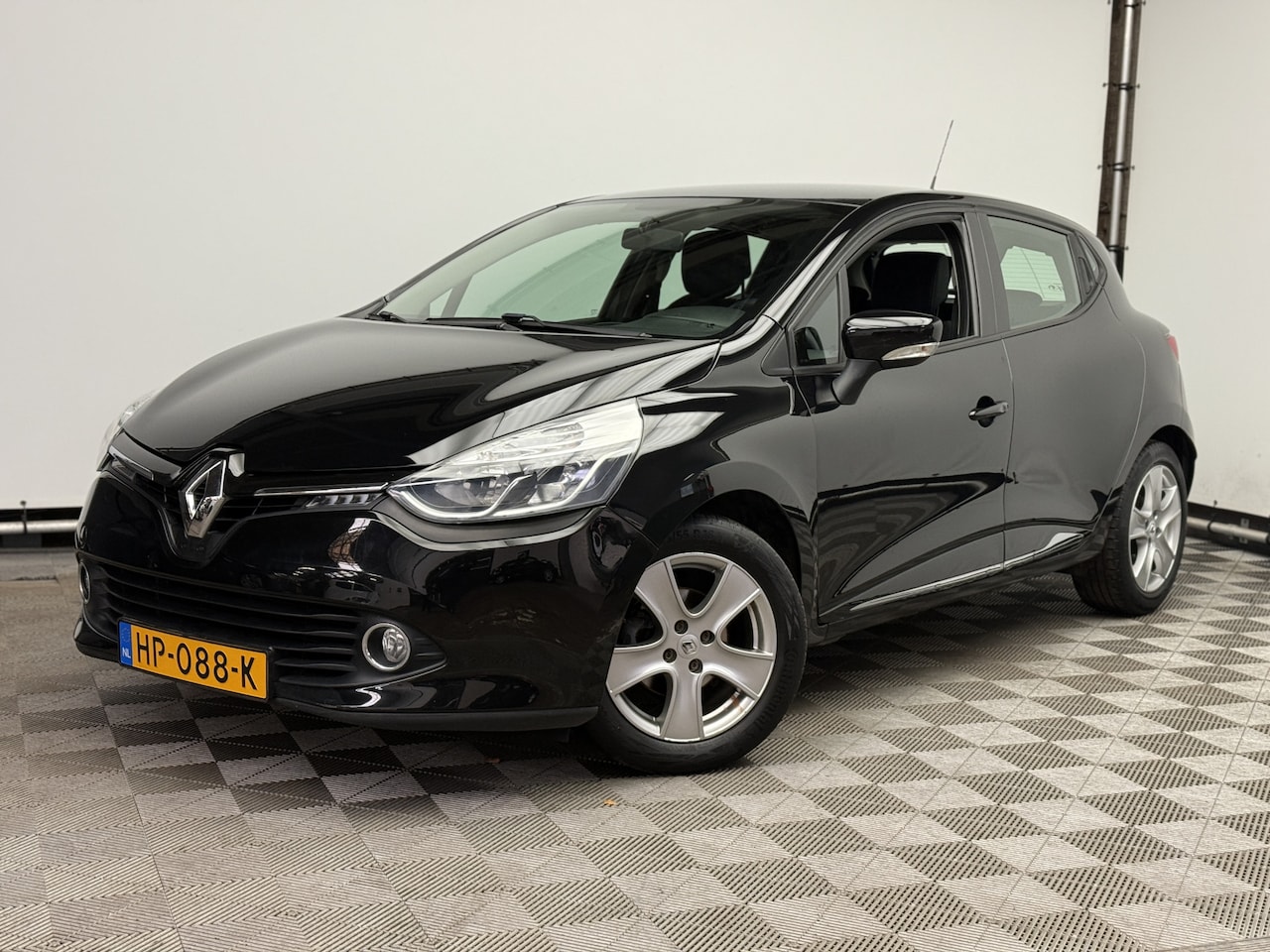 Renault Clio - 0.9 TCe Expression 5-drs Navi Airco NL Auto - AutoWereld.nl