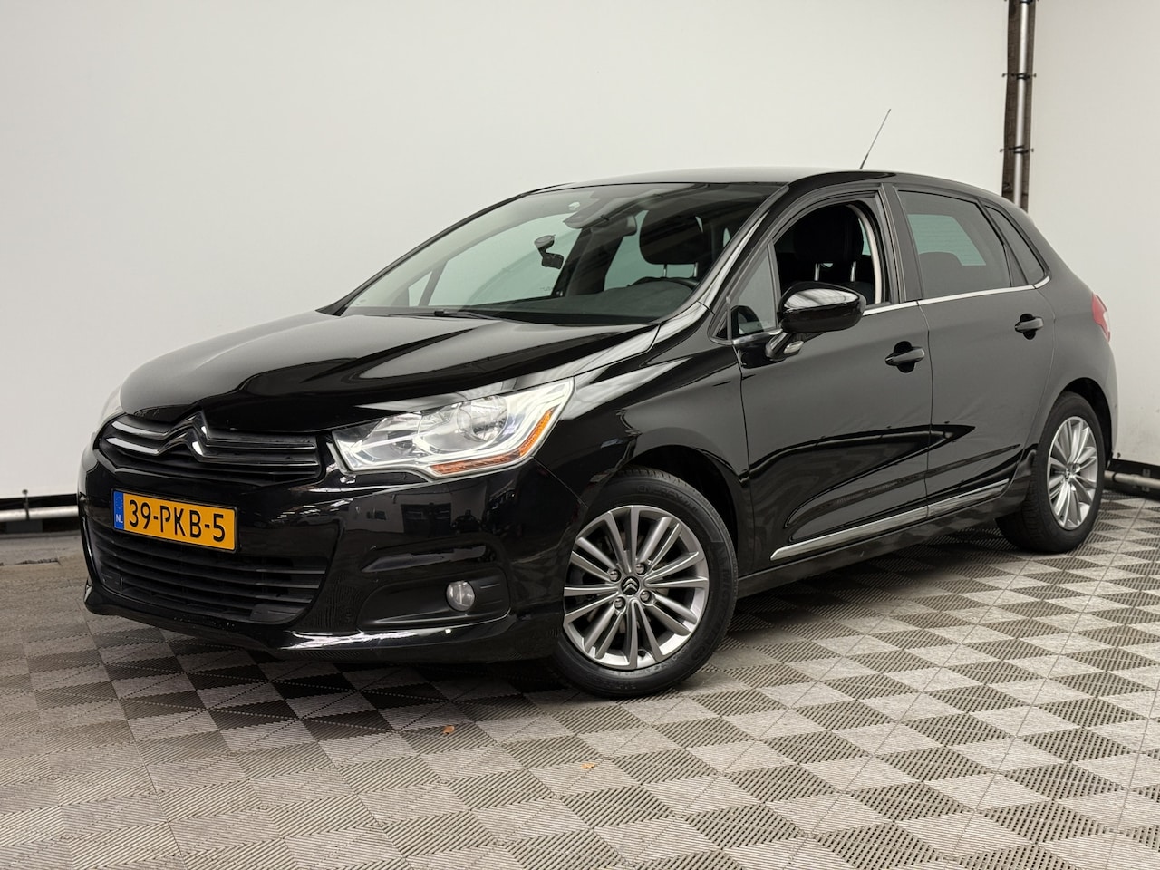 Citroën C4 - 1.6 VTi Tendance Navi PDC ECC Trekhaak NL Auto - AutoWereld.nl