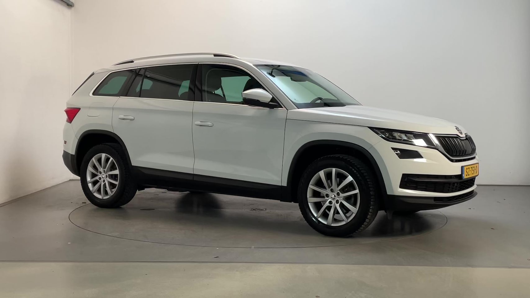 Skoda Kodiaq - 1.4 TSI 150pk DSG ACT Ambition Business 7p. Leder Camera Navigatie Stoelverwarming - AutoWereld.nl