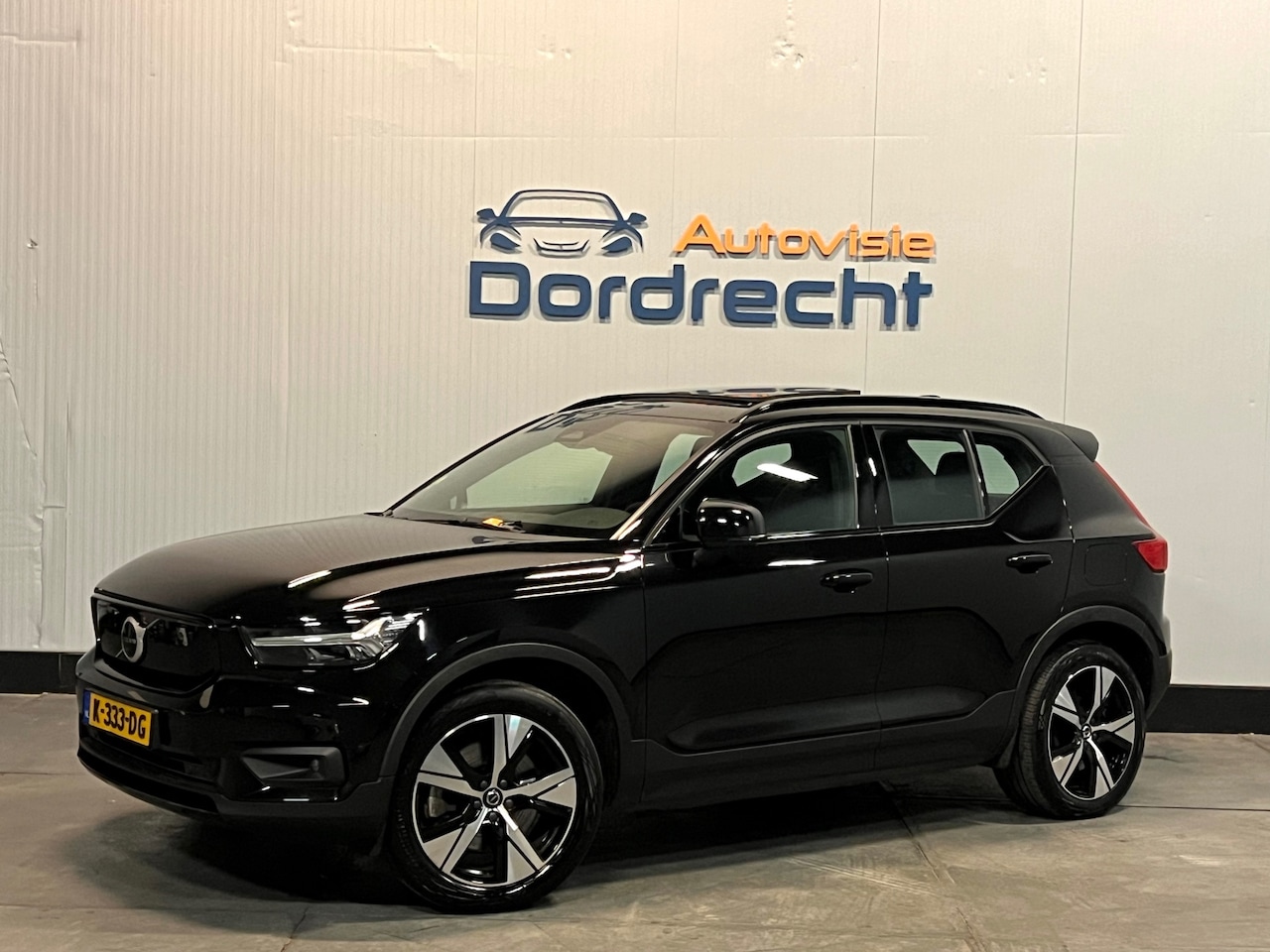 Volvo XC40 - Recharge P8 AWD R-Design|1e Eig|Pano|360*|Harman Kardon|Trekhaak - AutoWereld.nl