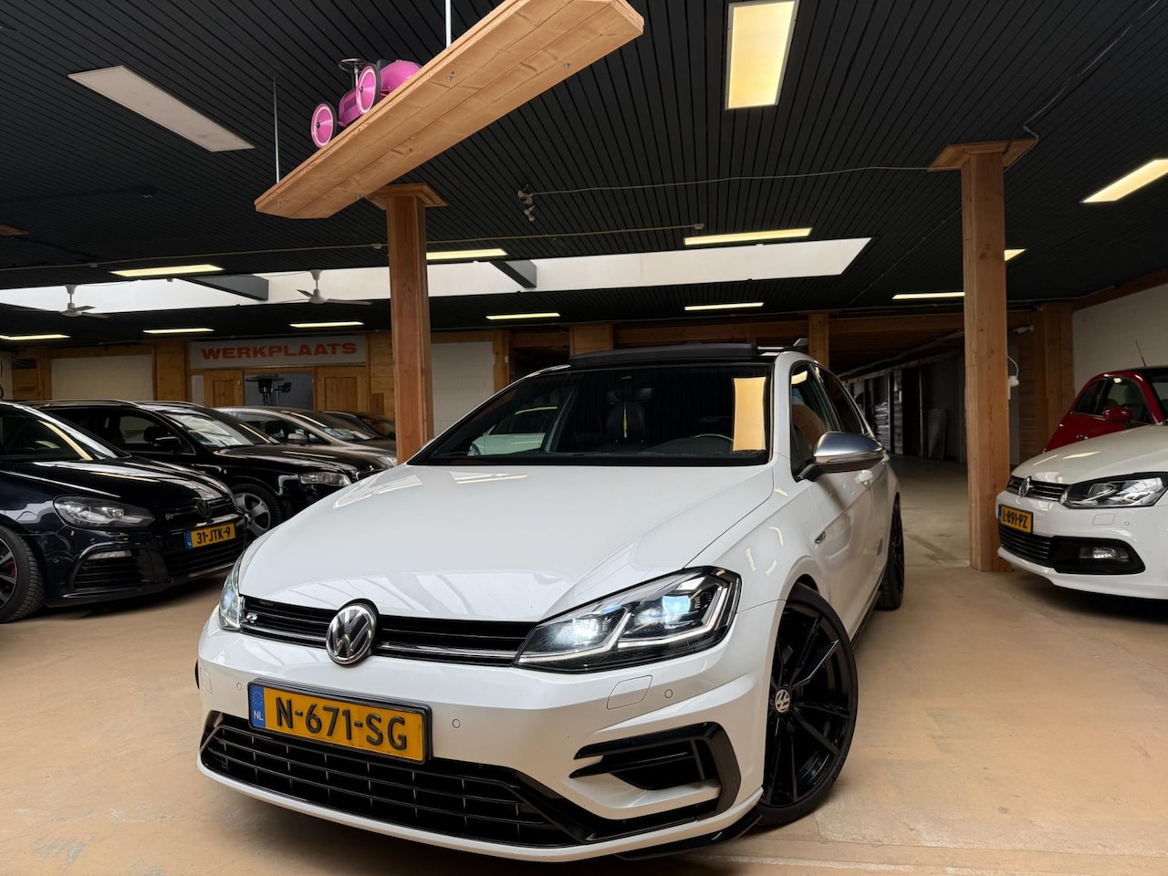 Volkswagen Golf - 2.0 TSI 4Motion R Nwe Apk Pano Lane Assist Airco Cruise Control - AutoWereld.nl