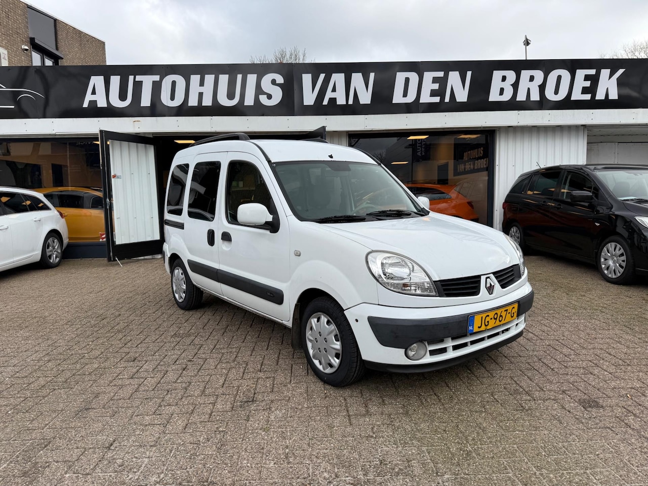 Renault Kangoo - 1.6-16V Expression Automaat Airco APK 27-2-2026 Nieuw 4Nieuwe Banden Rijdt en Schakelt Per - AutoWereld.nl