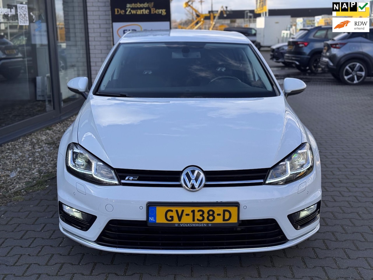 Volkswagen Golf - 1.2 TSI volledig R line, super dikke wagen! - AutoWereld.nl