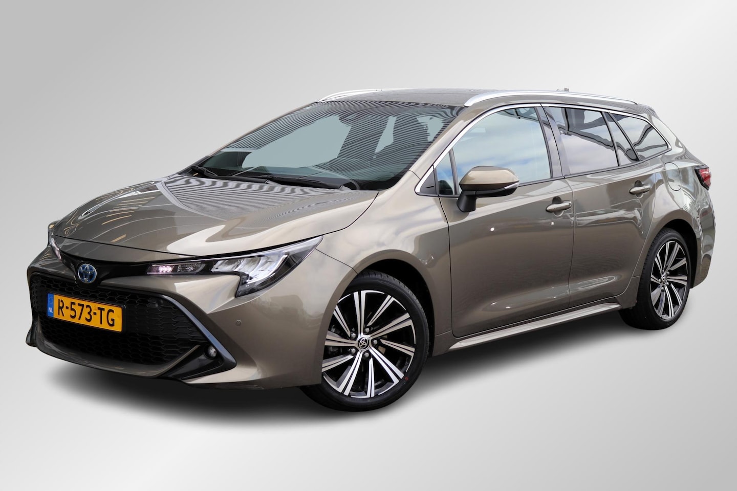 Toyota Corolla Touring Sports - 1.8 Hybrid Dynamic | Trekhaak | Stoelverwarming - AutoWereld.nl