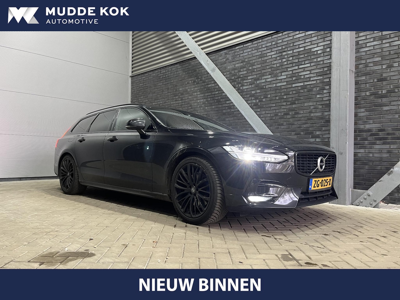 Volvo V90 - T4 R-Design | Vol-Leder | Trekhaak | Camera | harman/kardon | 19 Inch | Getint Glas - AutoWereld.nl